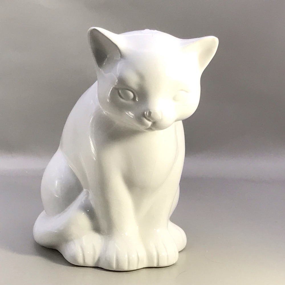 Ceramic White Cat Made In Taiwan 8" X 4"